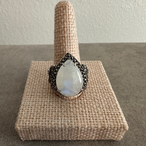 Vintage inspired Moonstone ring size 7 - Picture 2 of 13